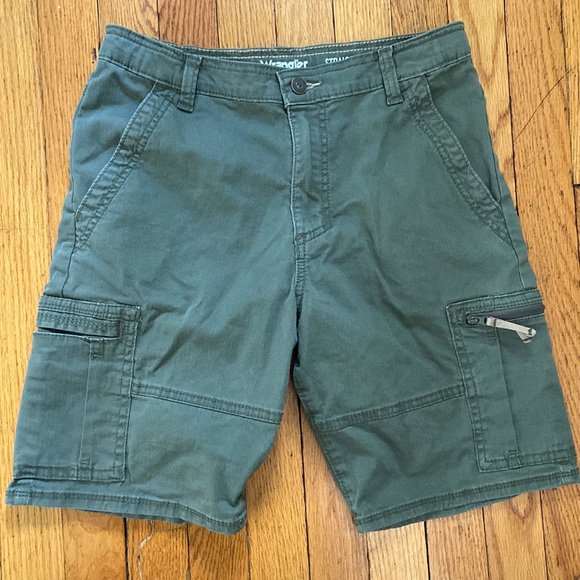 Wrangler Straight Fit Green Cargo Shorts - Picture 1 of 6